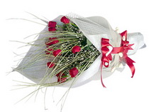 Ankara Ayaş ostim çiçek siparişi firma ürünümüz 11 adet gülden görsel buket çiçeği