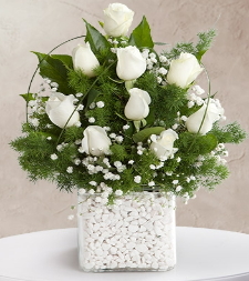 9 beyaz gül vazosu Ankara çiçek satışı