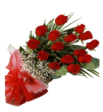 15 kırmızı gül buketi sevgiliye özel Ankara çiçek gönderme sitemiz güvenlidir