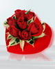 Ankara Ayaş çiçek siparişi sitemizin görsel ürünü kalp içerisinde 5 adet kırmızı gül Ankara çiçek gönder firması şahane ürünümüz